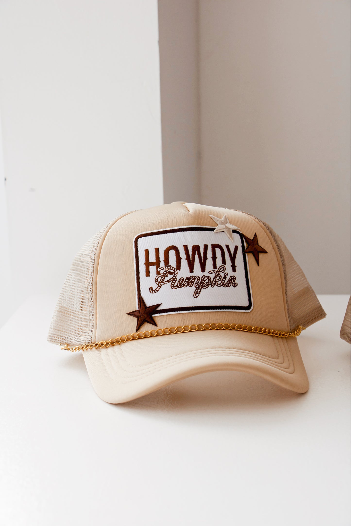Howdy pumpkin trucker hat